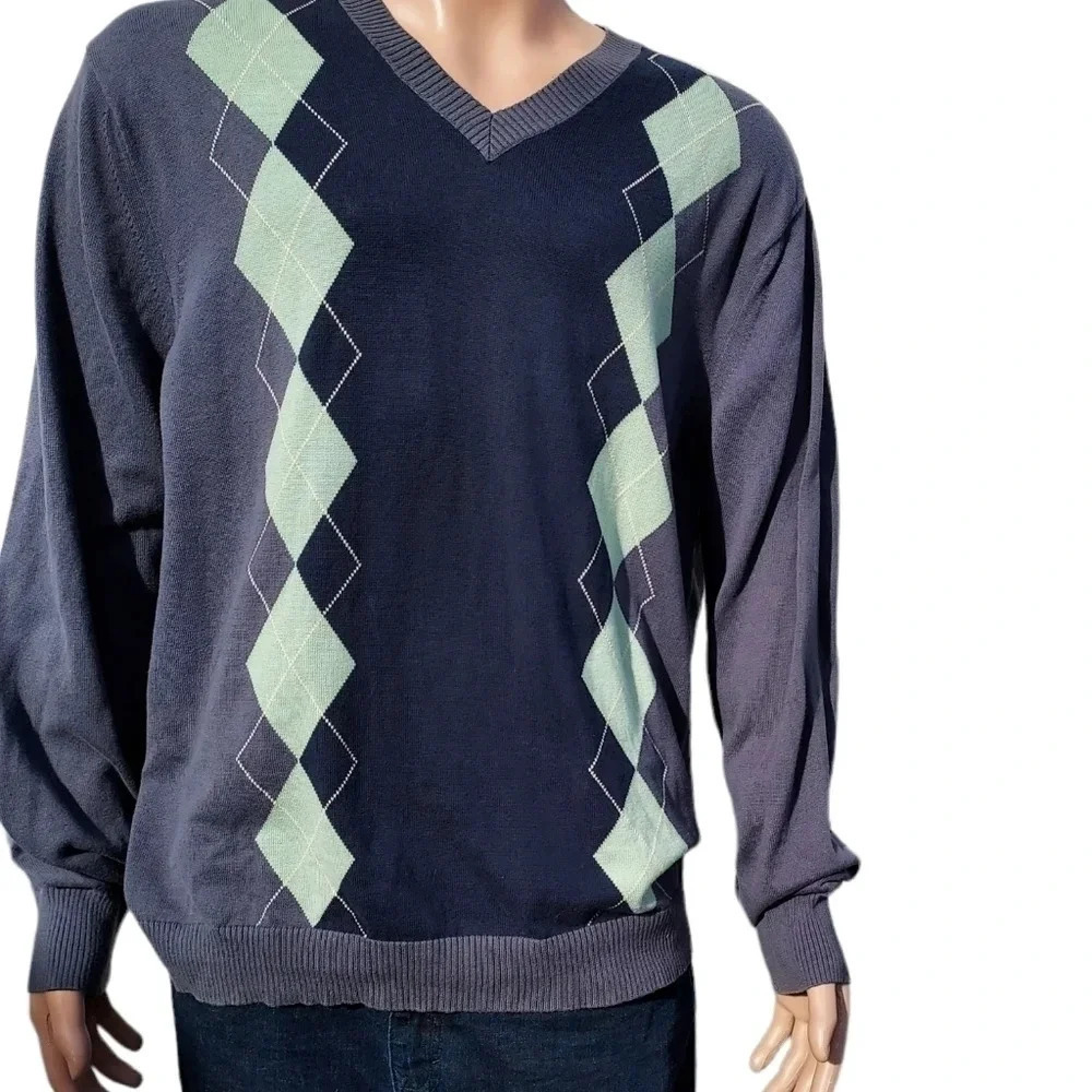 Bannana Republic Mens XL/V-Neck Sweater Gray With Green Diamond Shaped Designs. - Picture 3 of 9